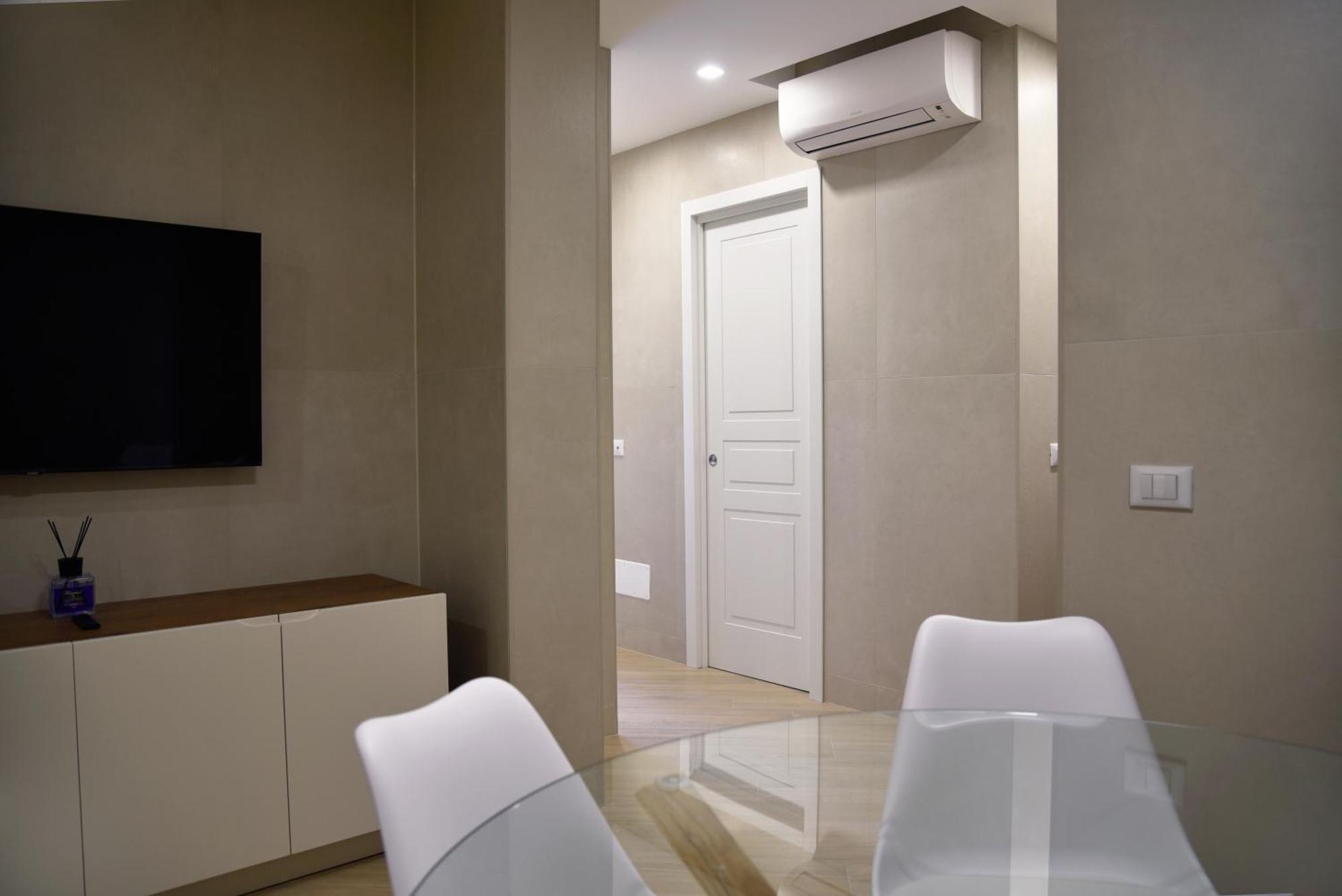Appartamento con 2 Camere da Letto e Balcone