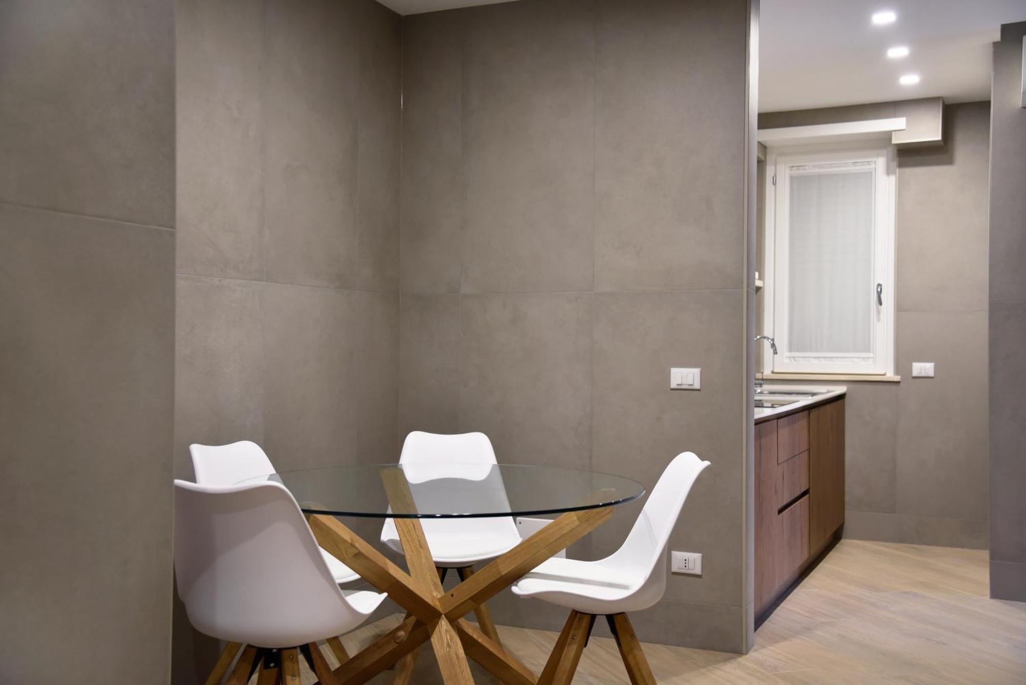 Appartamento con 2 Camere da Letto e Balcone